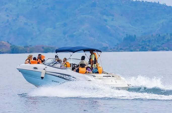 Romantic Luxury Journey Between Volcanoes, Lake Kivu and Nyungwe