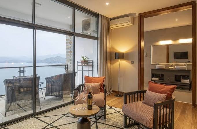 Cleo Lake Kivu Luxury Honeymoon