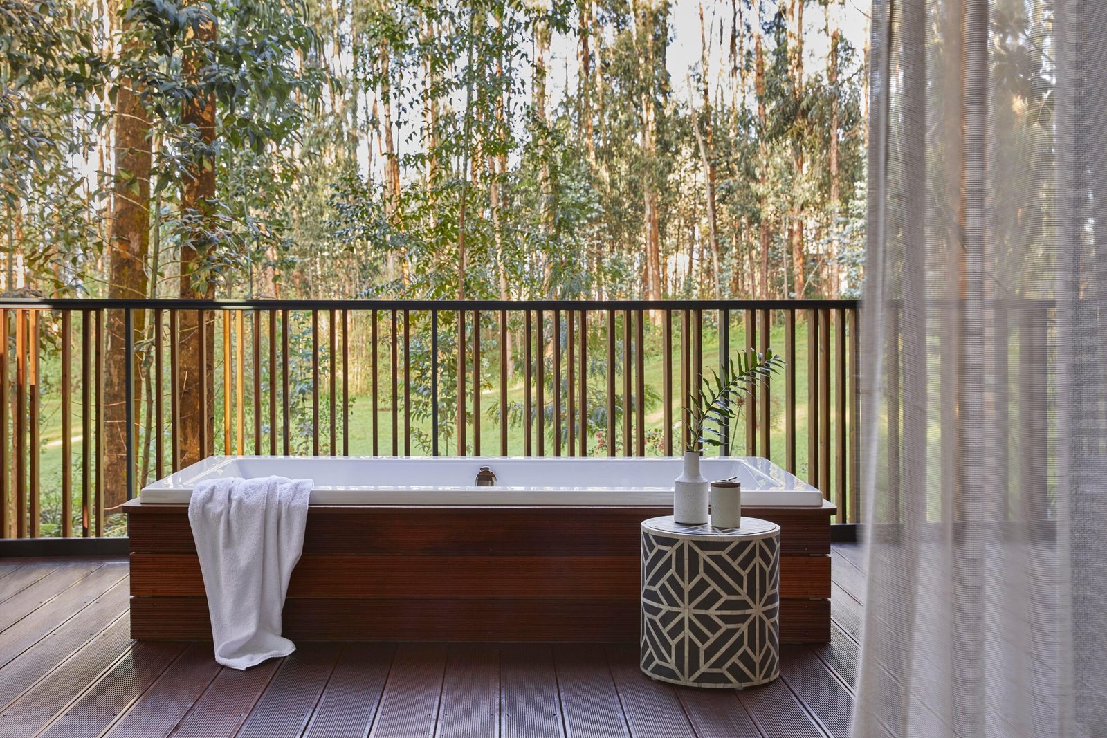 Ingagi Suite Elevated Privacy in the Gardens