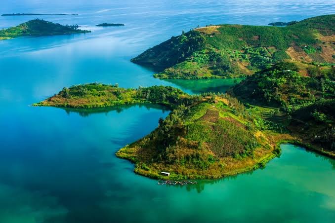 Lake Kivu scenic landscape and luxury travel experience in Rwanda