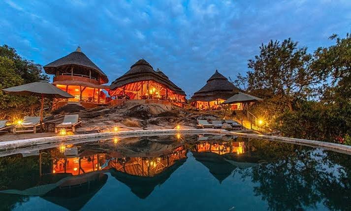 Luxury gorilla lodges in Rwanda for honeymoon experiences