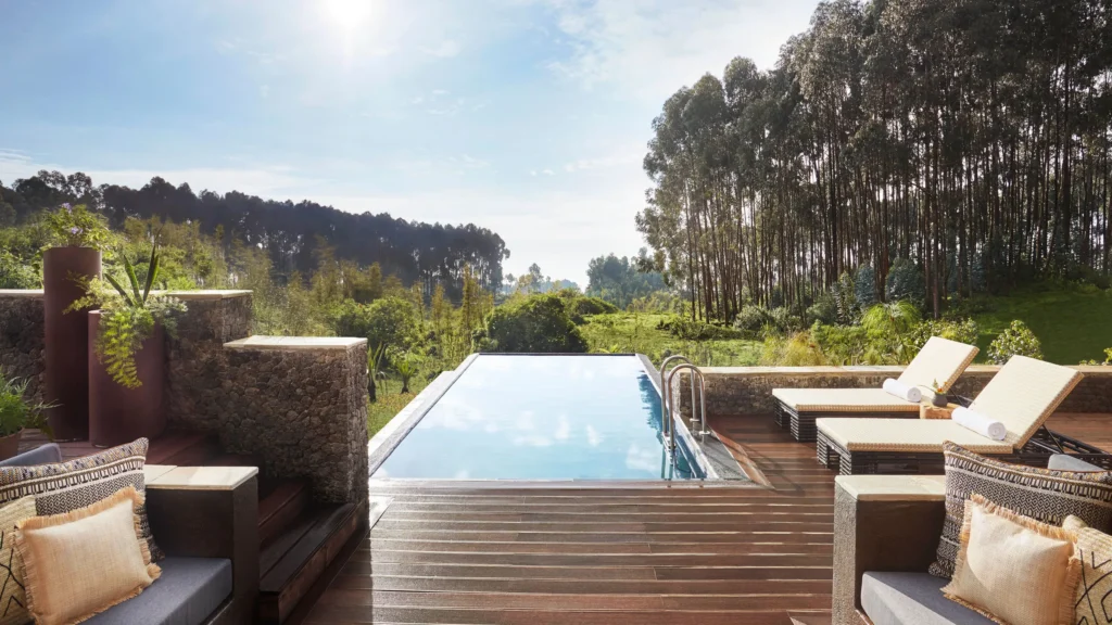 2 Days Luxury Gorilla Trekking Safari in Rwanda